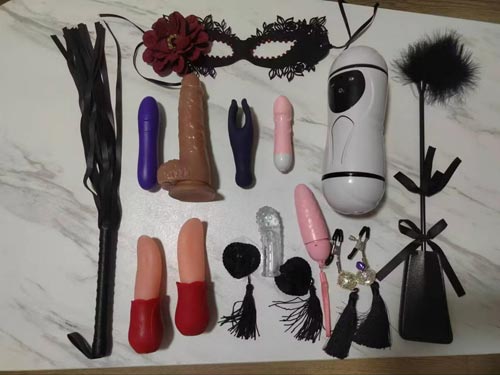 硕士玩SM  肛交,颜射,捆绑、舔脚、口爆、深喉、毒龙,轻度耳光、圣水淋身