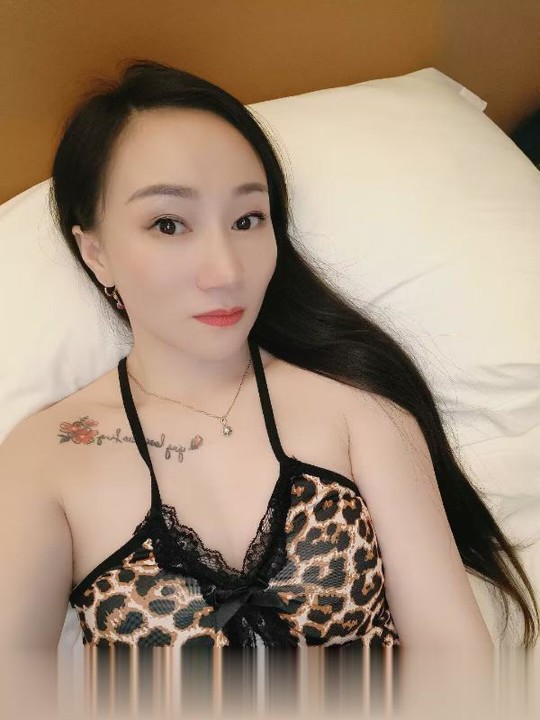 长沙英子.温柔小少妇,前凸后翘