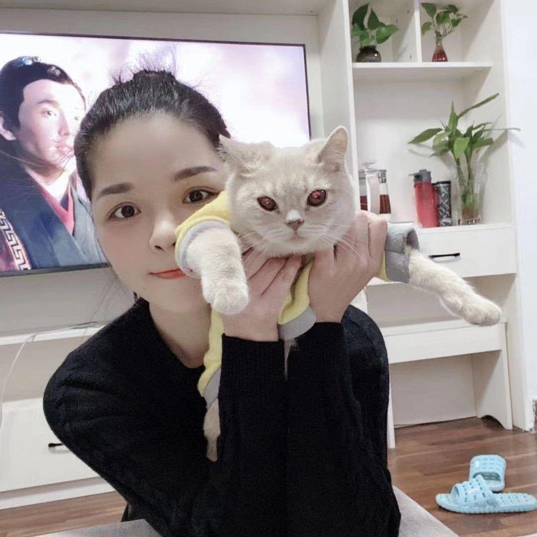 广东大眼睛邻家嫩妹,水灵灵的清新玉体,物美价廉