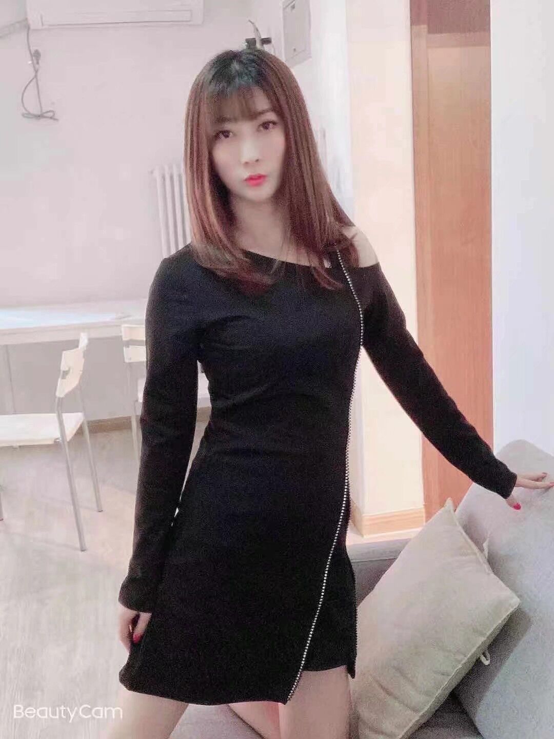 验证刚下水的兼职妹子,服务控,颜值佳,兄弟们下手轻点