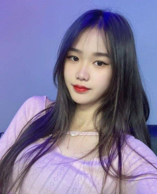 济南市会害羞的雪儿