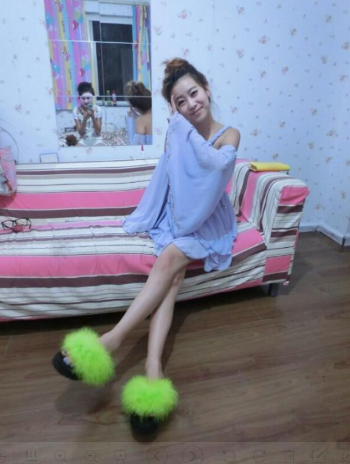 后入拍屁股摸菊花淫水四射,也可以双飞