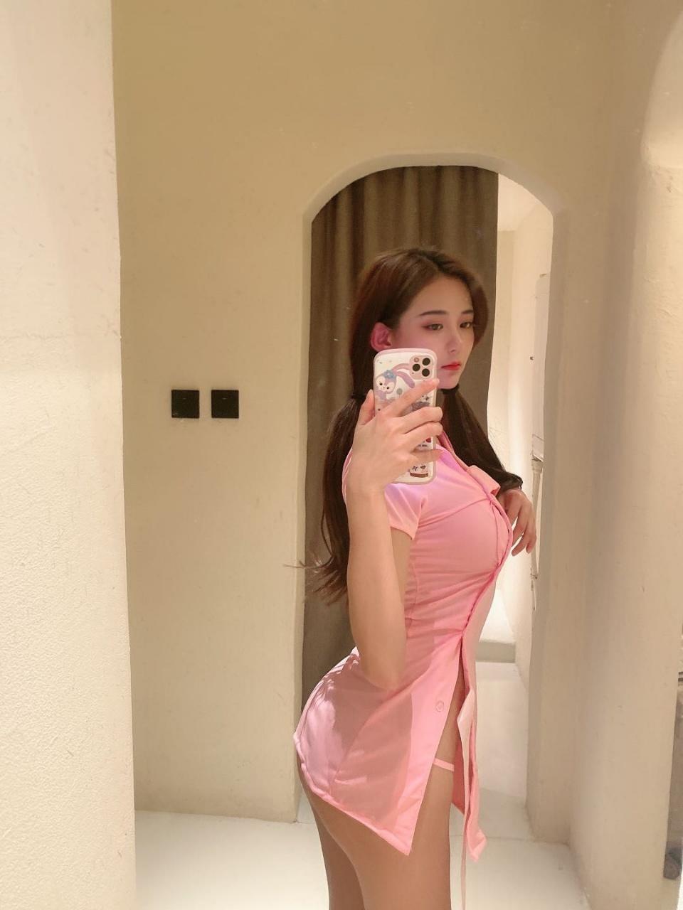 毕业不久的兼职可约上门,颜值和身材在线,配合度极高