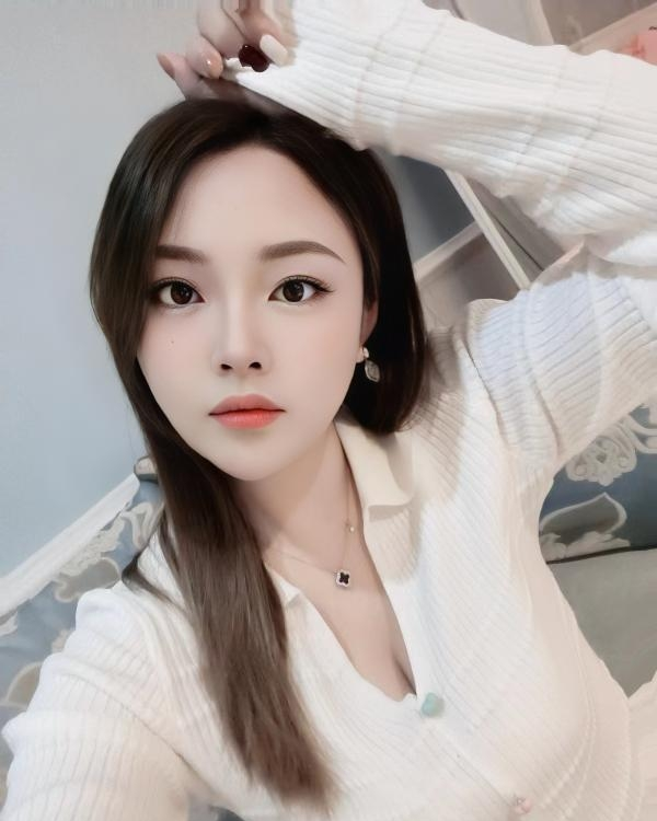 宜昌市大胸气质小美女