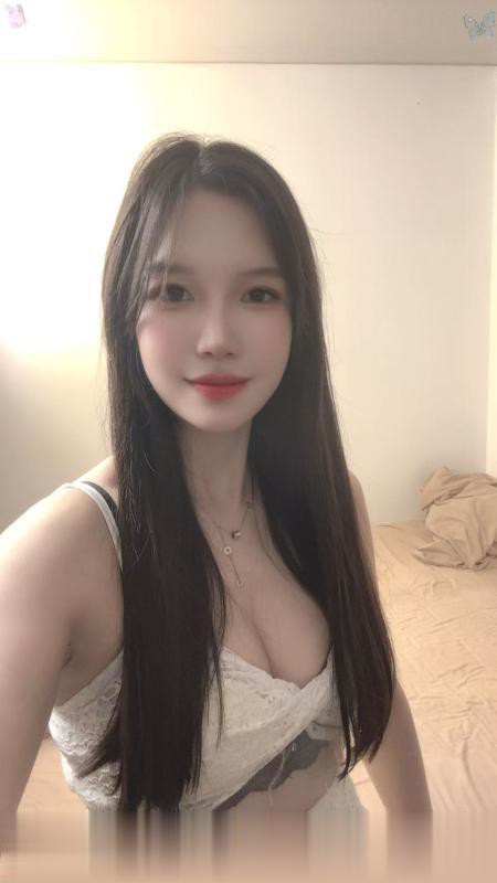 广州白云小辣椒.辣椒老师大白腿很长很直,皮肤很嫩,三...