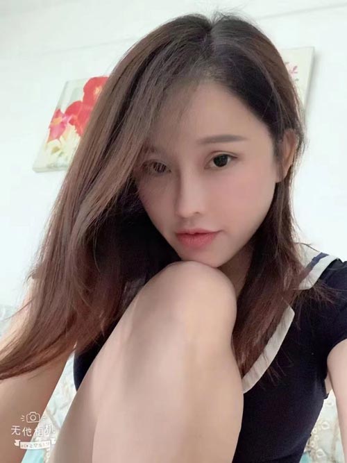 中山西区橙子小姐姐 露奶情趣装 性感妖娆 舌头灵活娇喘.