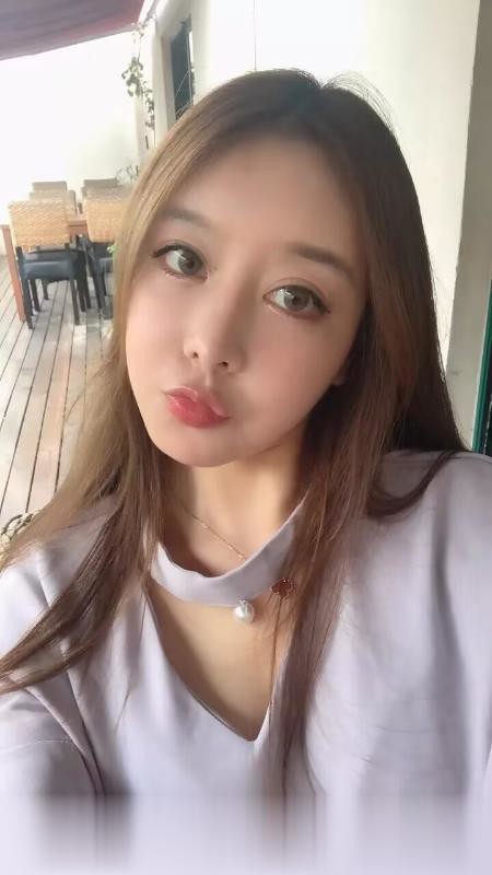 苏州风骚美女一枚性感美女,身材修长,C+的大胸