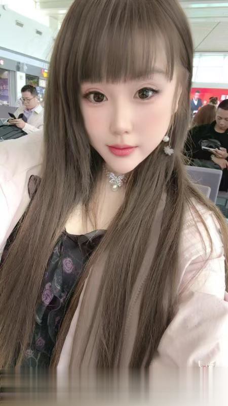 合肥豆豆..胸部丰满，前凸后翘