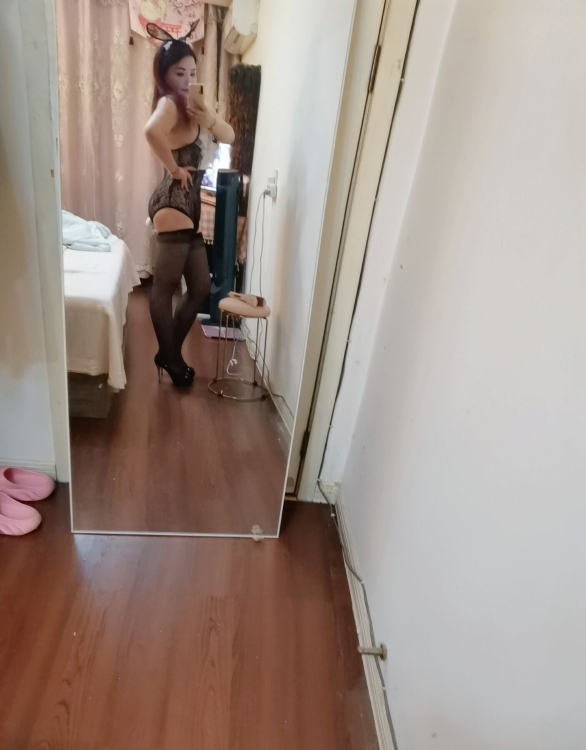 南京市玄武门大胸熟女妹子